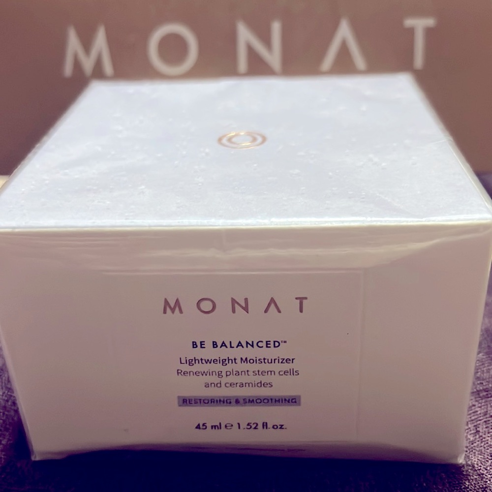 Monat Be Balanced Lightweight Moisturizer